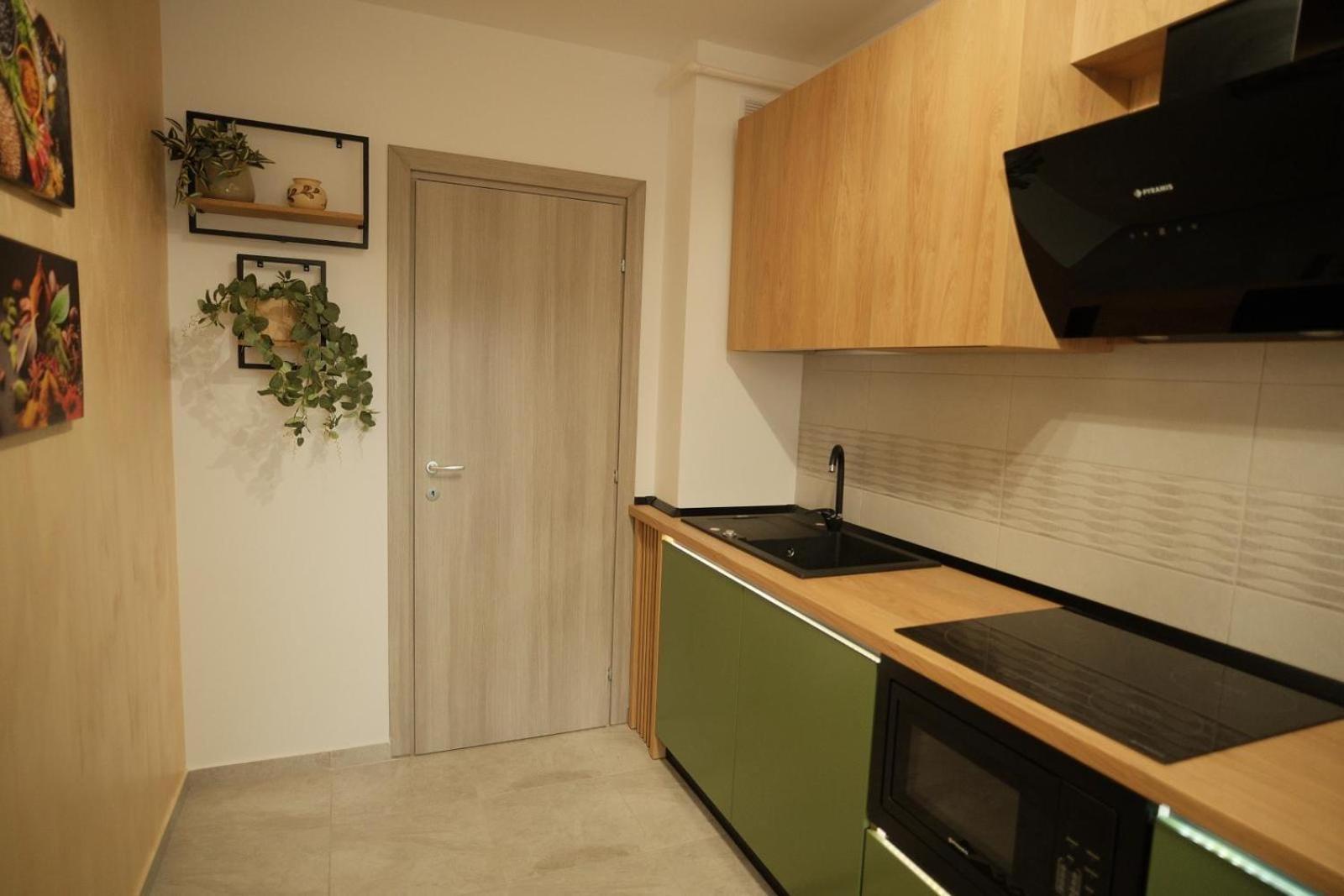 Green Studio Targu Neamt Ngoại thất bức ảnh